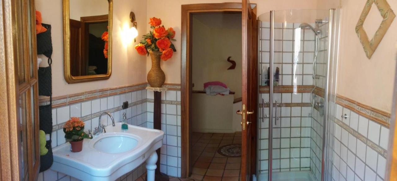 Room In Villa - Room In The Hills With Garden And Sea View San Salvatore  Exteriér fotografie